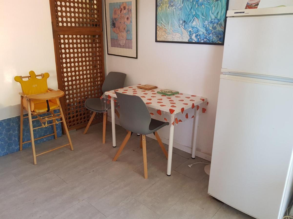 La Croisee Des Chemins Bed & Breakfast Calvisson Exterior foto